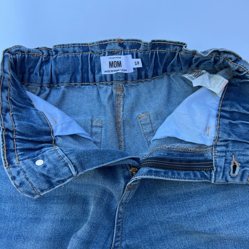 Refuge Small MOM Jeans - Picture 2 of 4